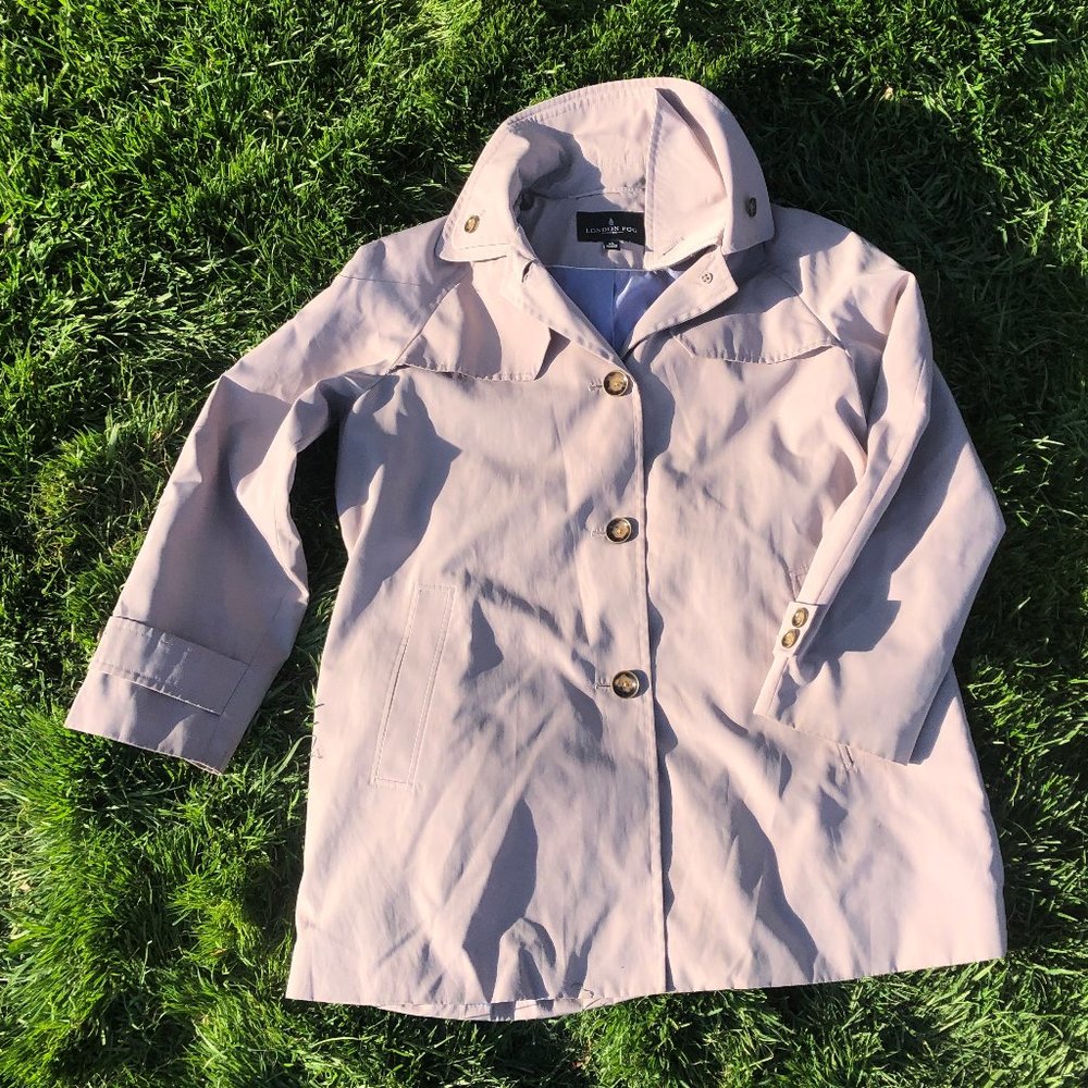 👐London Fog trench coat